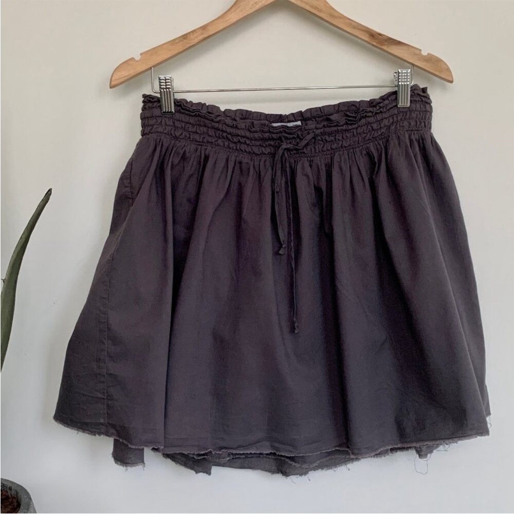 GapBody Gray Raw Edge Skirt